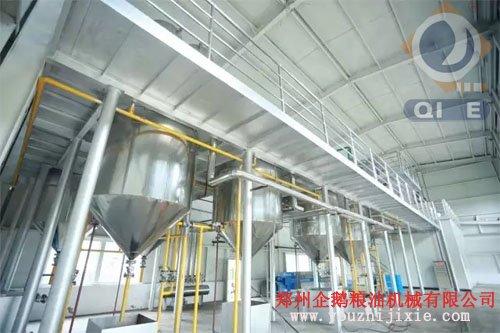 油脂設(shè)備-茶籽油低溫壓榨設(shè)備以及工藝介紹(圖2) 油脂設(shè)備-茶籽油低溫壓榨設(shè)備以及工藝介紹(圖2)